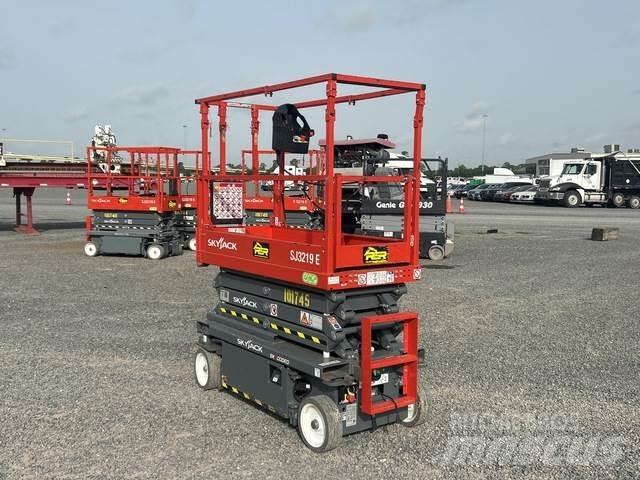 SkyJack SJ3219 Schaarhoogwerkers