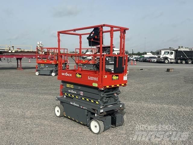 SkyJack SJ3219 Schaarhoogwerkers