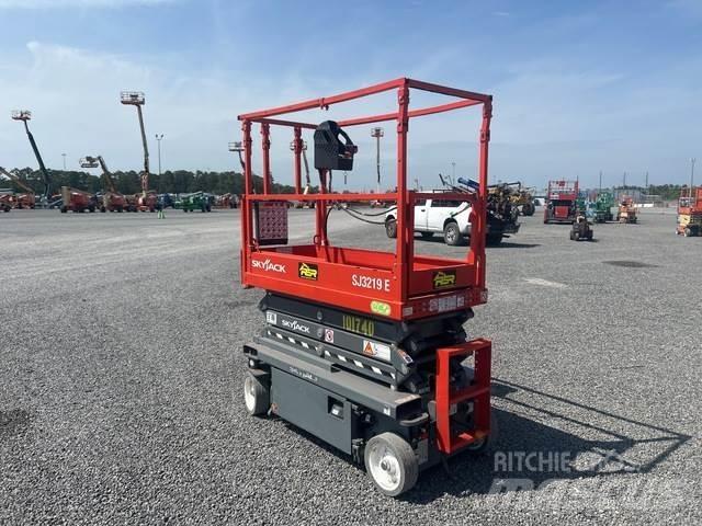 SkyJack SJ3219 Schaarhoogwerkers