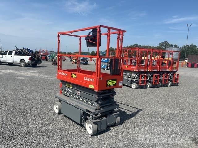 SkyJack SJ3219 Schaarhoogwerkers