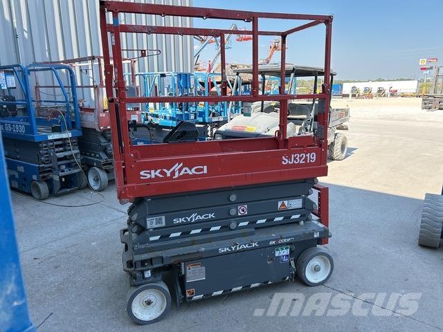 SkyJack SJ3219 Schaarhoogwerkers