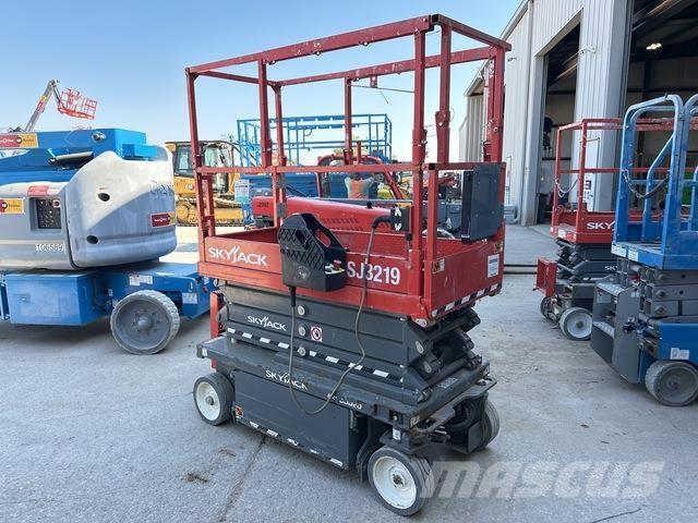 SkyJack SJ3219 Schaarhoogwerkers