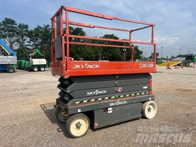 SkyJack SJ3226 Schaarhoogwerkers