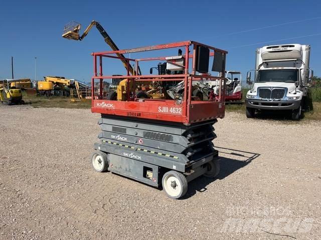 SkyJack SJ4632 Schaarhoogwerkers
