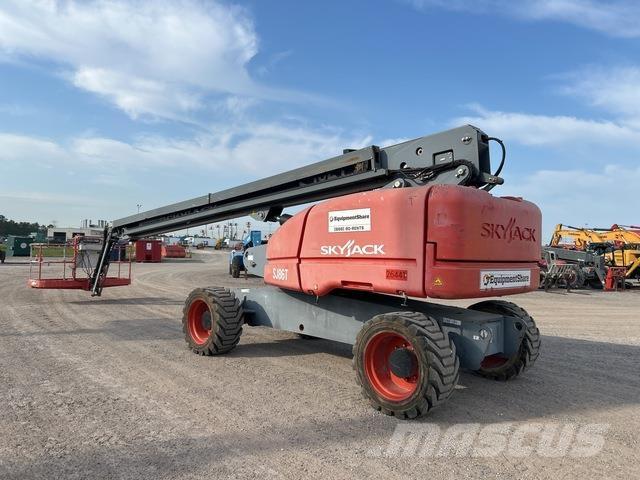 SkyJack SJ86T Telescoophoogwerkers