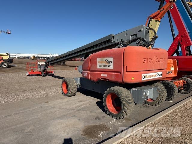 SkyJack SJ86T Telescoophoogwerkers