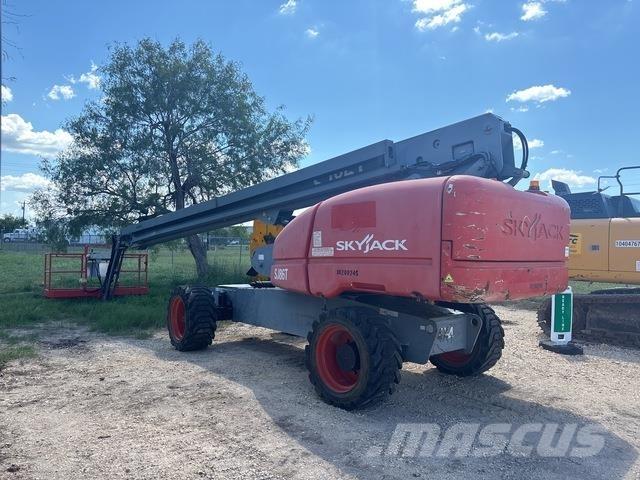 SkyJack SJ86T Telescoophoogwerkers