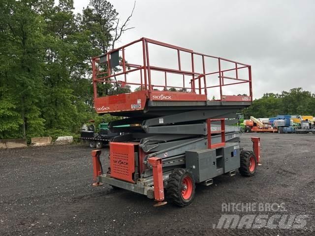 SkyJack SJ9250 Schaarhoogwerkers