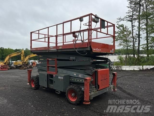 SkyJack SJ9250 Schaarhoogwerkers