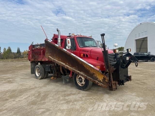Sterling L9500 Sneeuwschuivers en -ploegen