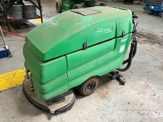 Tennant 5680E Schrobzuigmachines