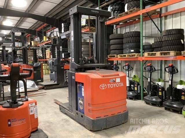 Toyota 7BPUE15 Orderpicker voor middelhoog niveau