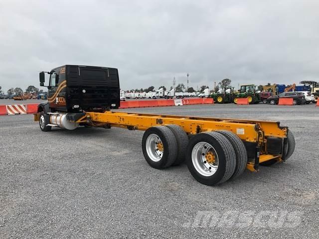 Volvo VHD64F Cabine en interieur
