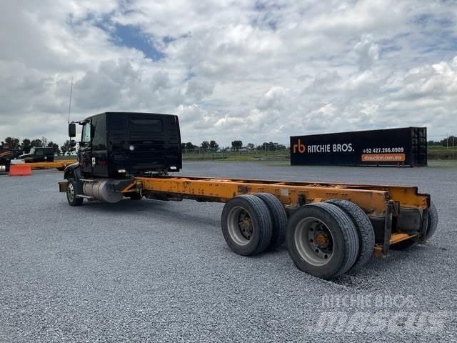 Volvo VHD64F Cabine en interieur