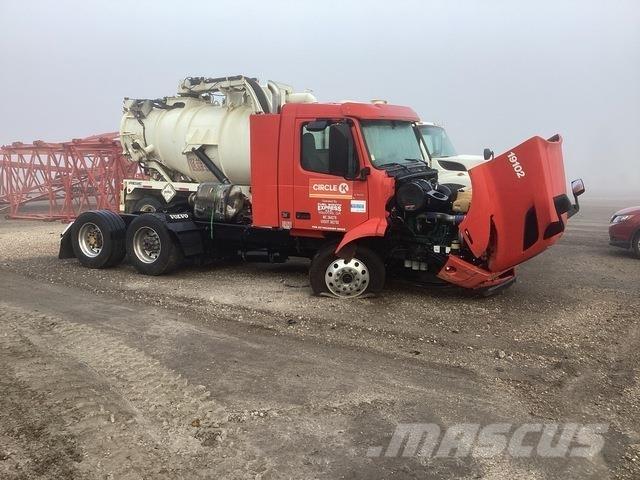 Volvo VNL Trekkers
