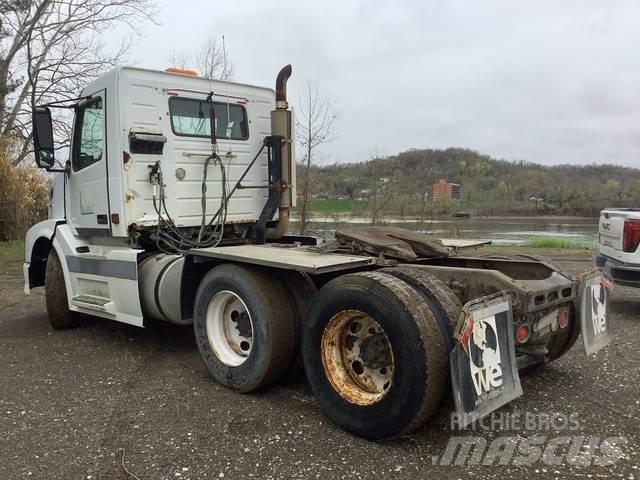Volvo VNL Trekkers