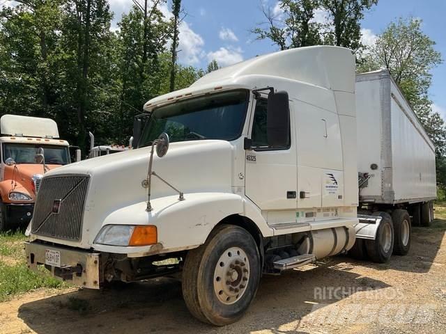 Volvo VNL Trekkers