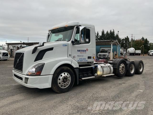 Volvo VNL Trekkers
