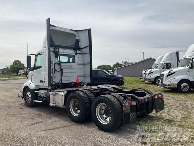 Volvo VNL 300 Trekkers