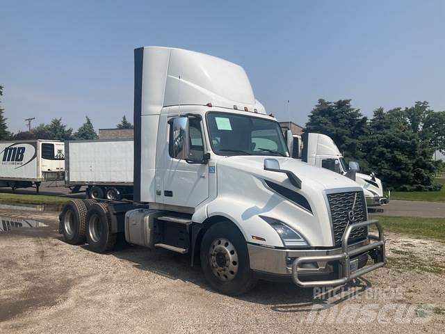 Volvo VNL 300 Trekkers