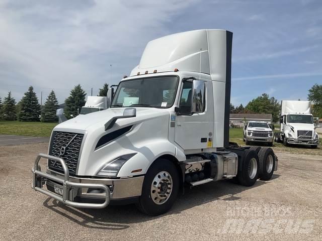 Volvo VNL 300 Trekkers