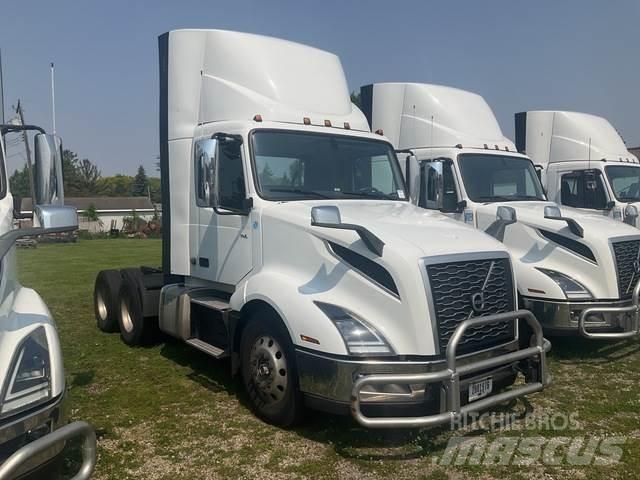 Volvo VNL 300 Trekkers