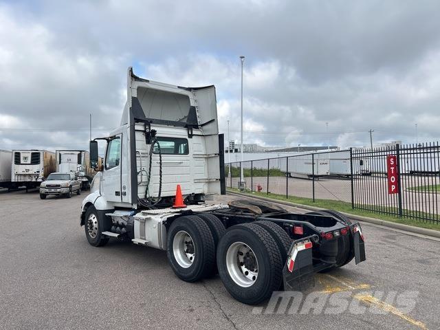 Volvo VNL 300 Tractor Units
