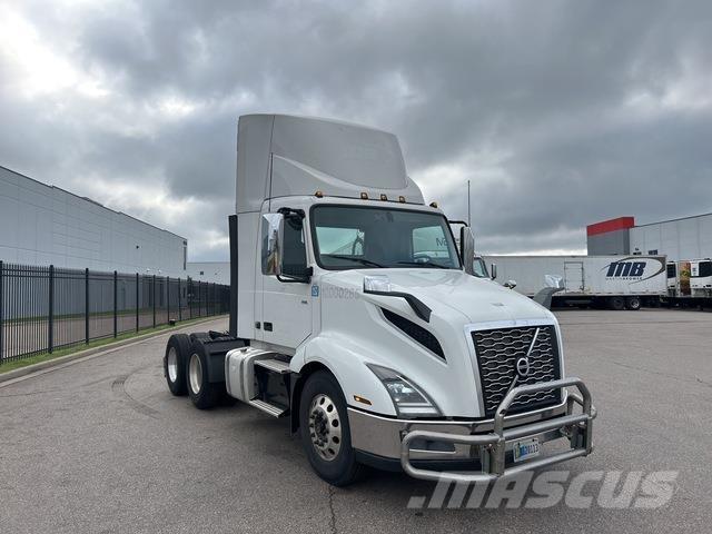 Volvo VNL 300 Tractor Units