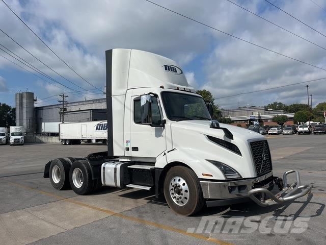 Volvo VNL 300 Trekkers