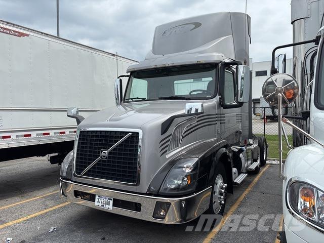 Volvo VNL 300 Trekkers