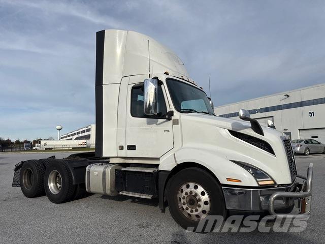 Volvo VNL 300 Trekkers