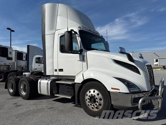 Volvo VNL 300 Trekkers