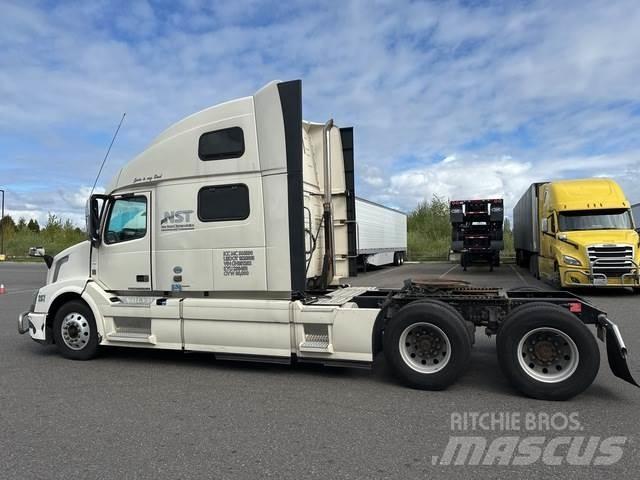 Volvo VNL 780 Trekkers