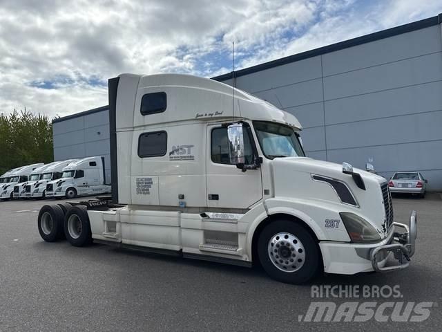 Volvo VNL 780 Trekkers