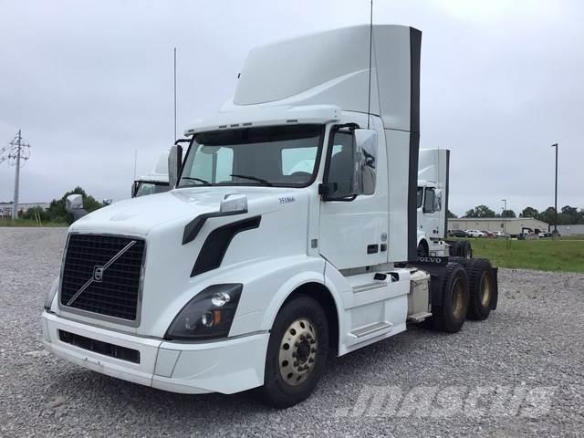 Volvo VNL300 Trekkers