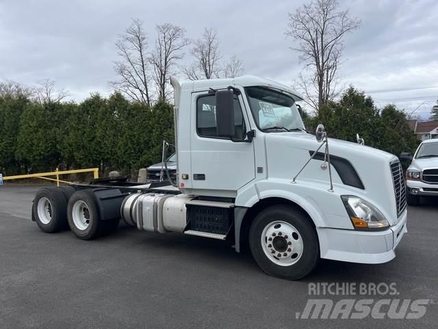 Volvo VNL64T Trekkers