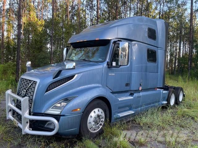 Volvo VNL860 Trekkers