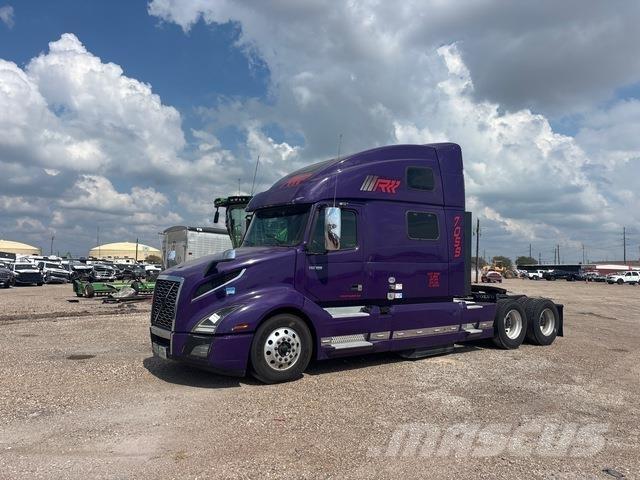 Volvo VNL860 Trekkers