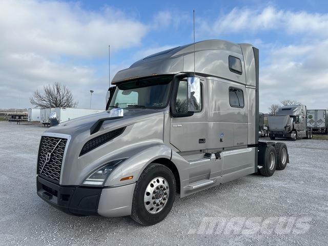 Volvo VNL860 Trekkers