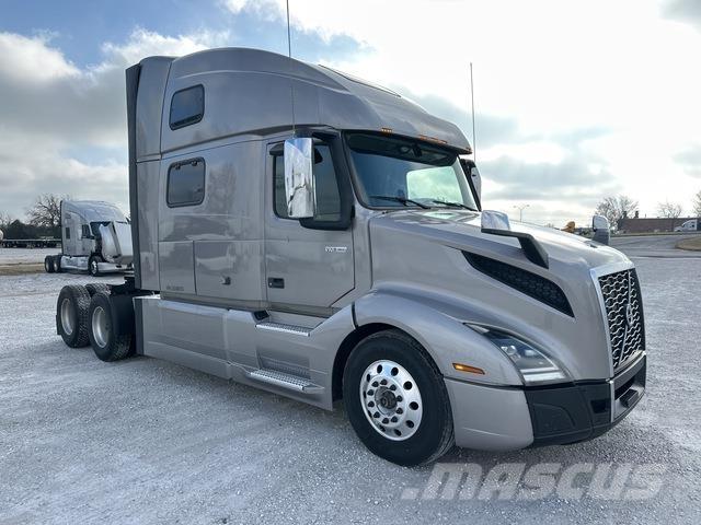 Volvo VNL860 Trekkers