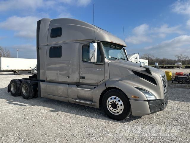 Volvo VNL860 Trekkers