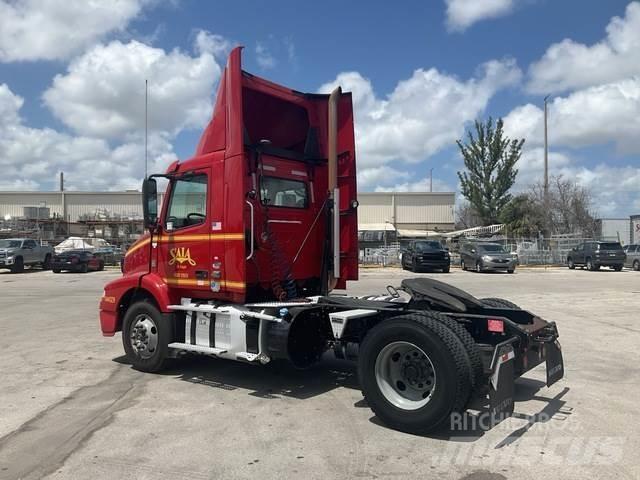 Volvo VNM Trekkers