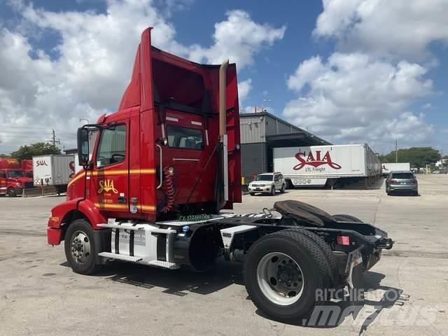Volvo VNM Trekkers