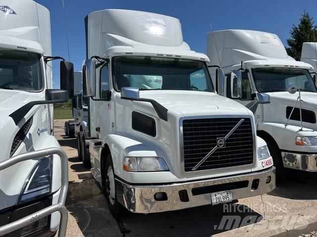 Volvo VNM Trekkers