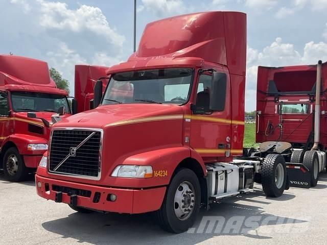 Volvo VNM42T Trekkers