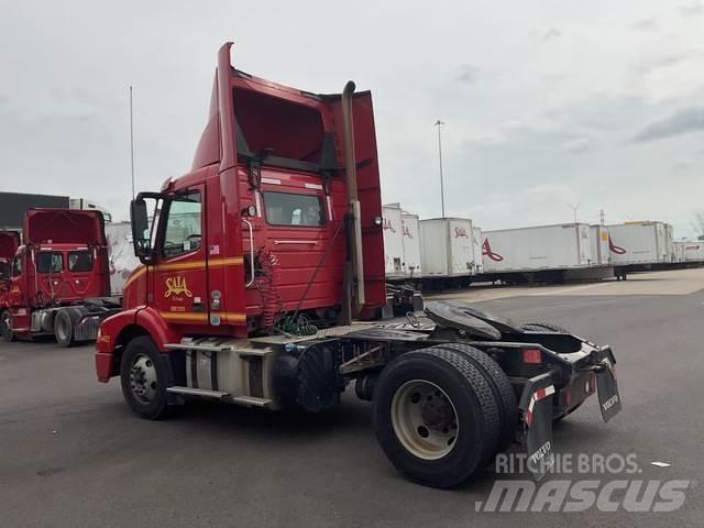 Volvo VNM42T Trekkers
