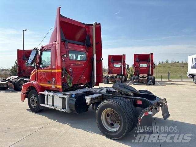 Volvo VNM42T Trekkers