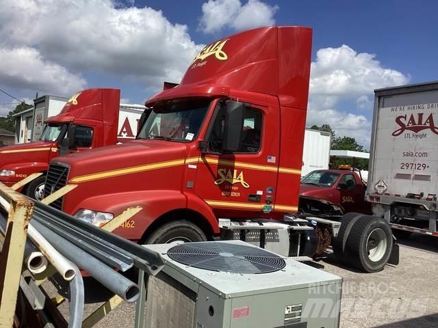 Volvo VNM42T Trekkers