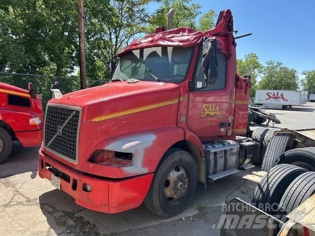 Volvo VNM42T Trekkers