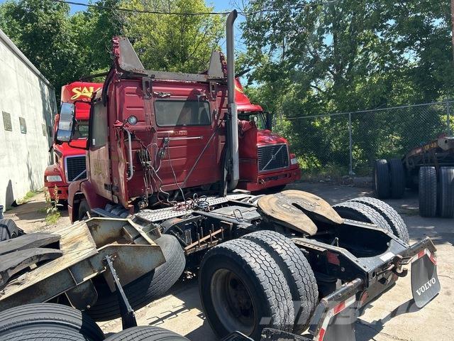 Volvo VNM42T Trekkers